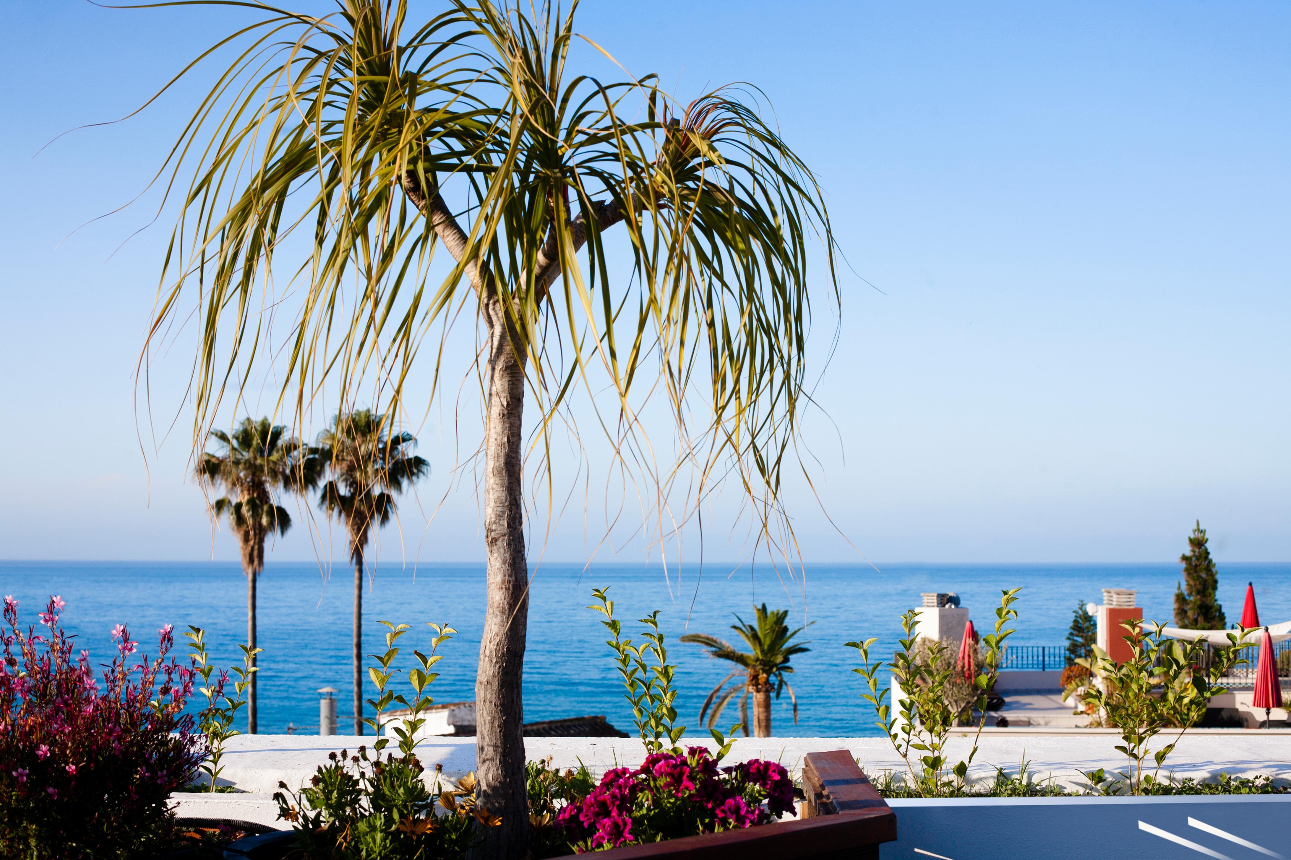 Hotel Plaza Cavana Nerja Exterior photo